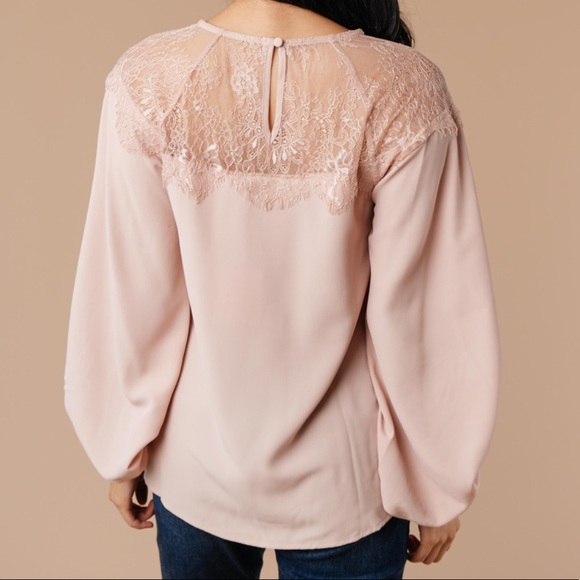 Light Pink Lace Blouse M - Picture 2 of 2